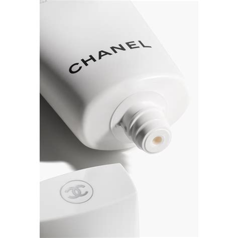 chanel cleanser le blanc|chanel le blanc makeup remover.